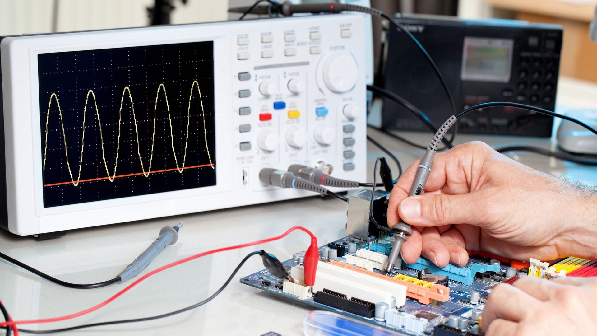 Polak wyrzuci, Szwed naprawi. Czy warto naprawiać sprzęt elektroniczny? 5