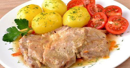 Nasi rodzice zajadali się tym daniem. Bije na głowę kotlety schabowe