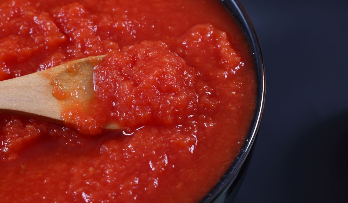 Warto wykorzystać domowy przecier pomidorowy - Pyszności; Foto Canva.com