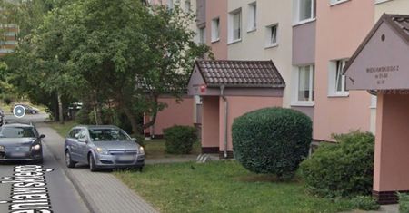 Dramat w Koninie. Kobieta wypadła z okna. Wiadomo, co z jej 9-letnim synem