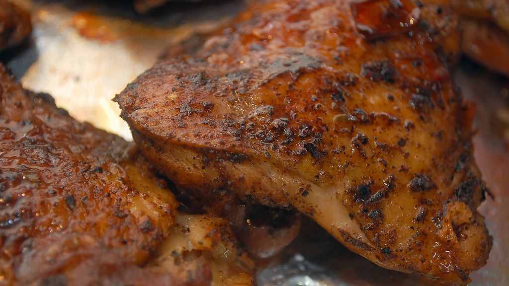 Udziec z kurczaka (samo mięso) pieczony na rożnie