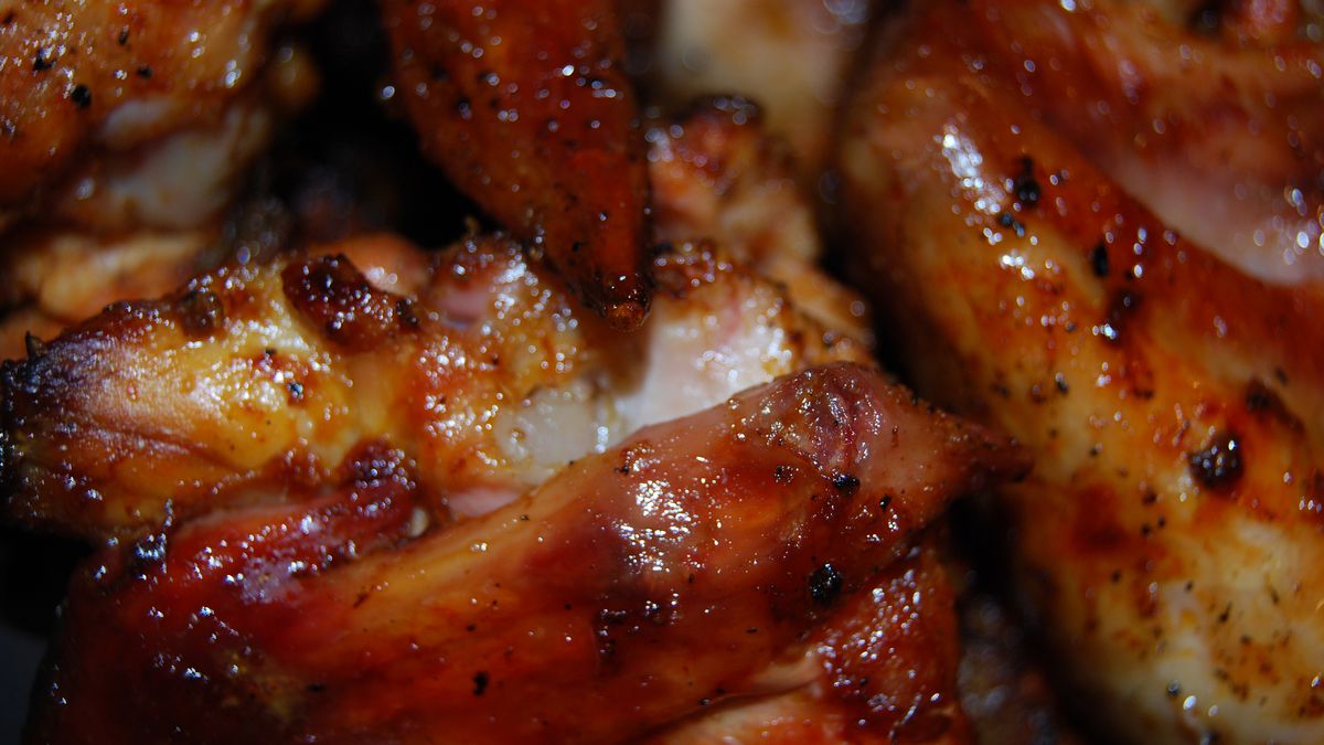 Skrzydełko z kurczaka (samo mięso) pieczone na rożnie