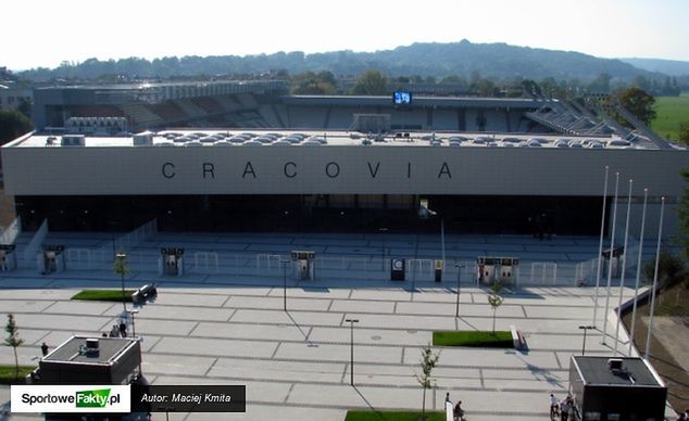 Plac przed stadionem Cracovii, na którym ma stanąć pomnik Józefa Kałuży