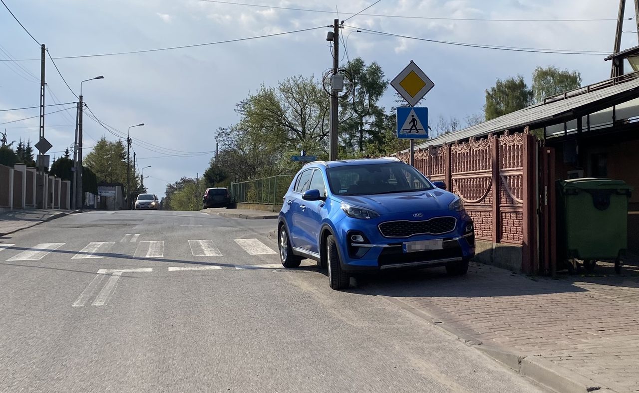 Złamał pięć przepisów o zatrzymaniu pojazdu. A mógłby sześć, gdyby miał inne auto