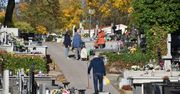Kalisz: Wszystkich Świętych 2025. Mieszkańcy porządkują groby swoich bliskich
