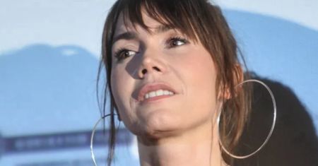 Olga Bołądź odsłoniła nogi. Rajstopy i obcasy aktorki robią furorę