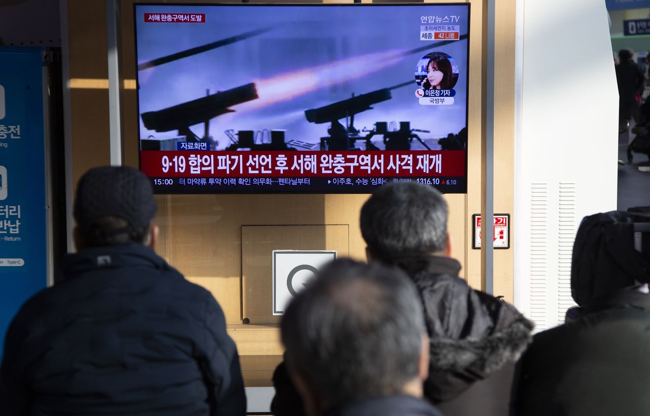 North Korea fires missiles amid South Korean-American military drills, heightening Korean Peninsula tensions
