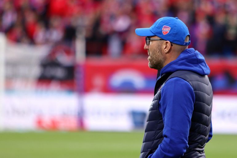 Marek Papszun prowadzi Raków do mistrzostwa Polski