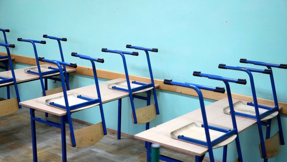 Najm?odsze dzieci wr�c? do szk�? - przygotowaniaFot. Piotr Molecki/East News. Warszawa, 13.01.2021. Szkola Podstawowa nr 103. Przygotowania placowki do powrotu stacjonarnego nauczania dzieci z klas I-III.Piotr Molecki