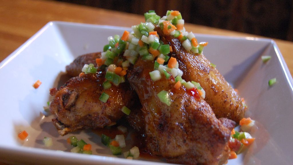 Skrzydełko z kurczaka (mięso i skóra) pieczone na rożnie