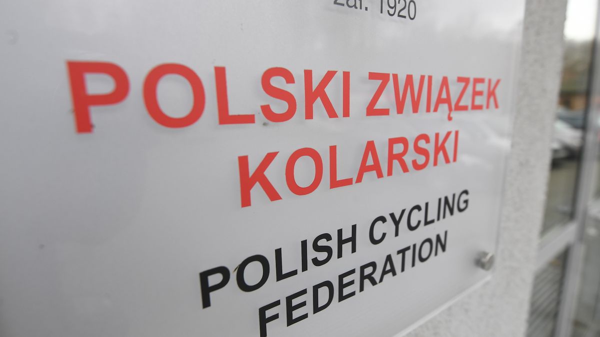 Zdjęcie okładkowe artykułu: PAP/EPA / Bartłomiej Zborowski / Przełom 2017 i 2018 roku przyniósł ogromne zamieszanie w Polskim Związku Kolarskim