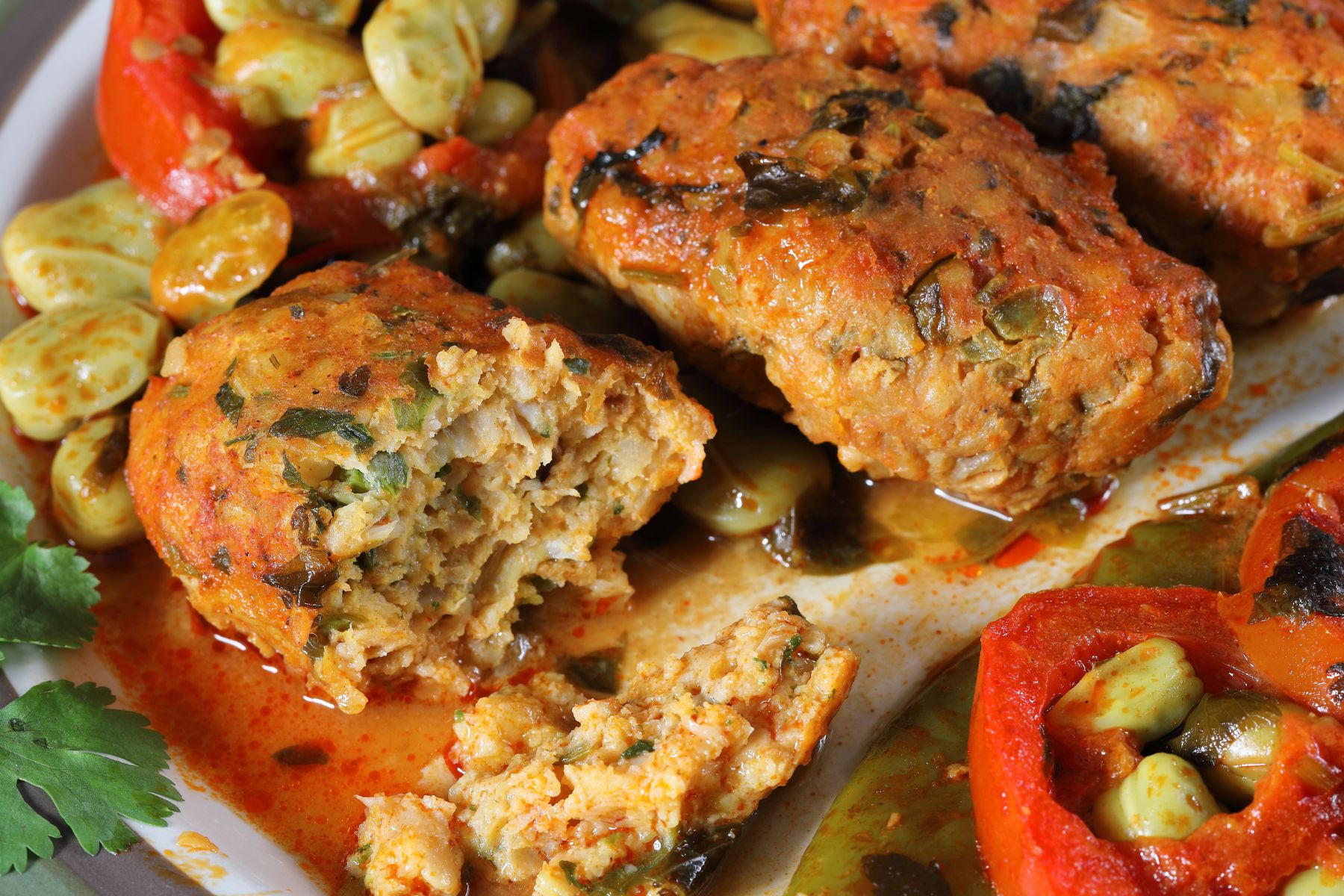 Przestań smażyć w piątki rybę w panierce. Te kotleciki są mięciutkie i nie nasiąkają tłuszczem jak gąbka