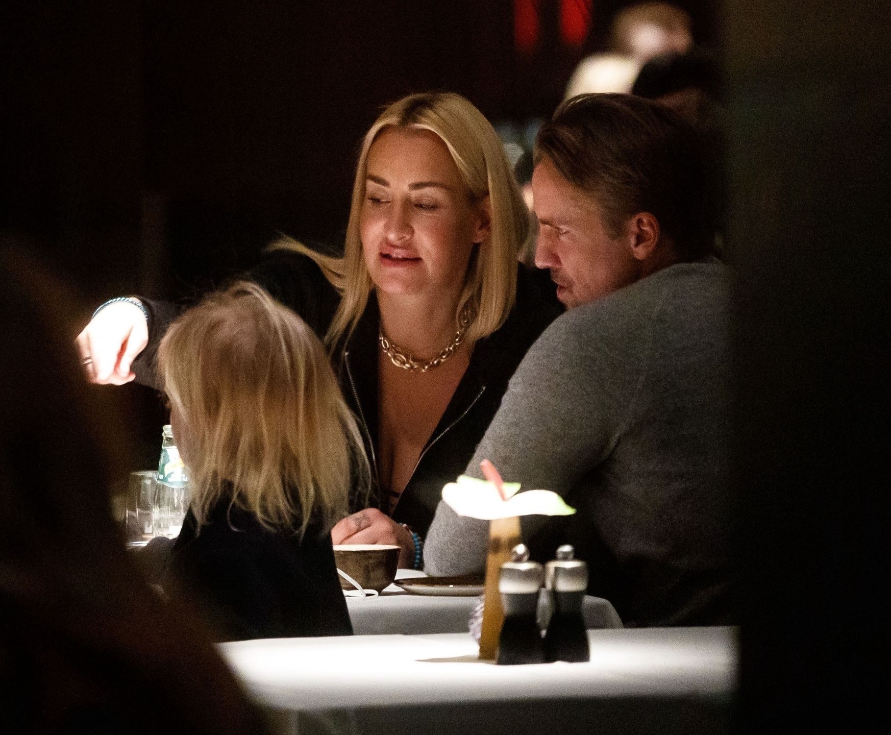 Sarah Connor w restauracji 