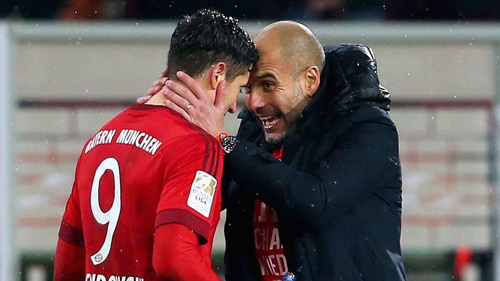 Getty Images / Alexander Hassenstein/Bongarts / Na zdjęciu: Robert Lewandowski i Pep Guardiola