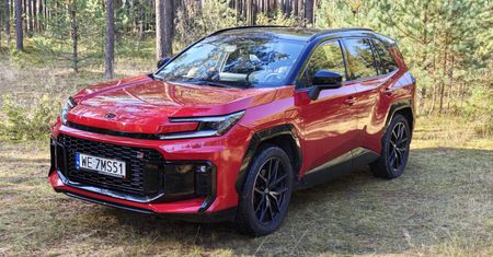 Podwójne spotkanie z historią, czyli Toyota RAV4 na Szlaku Orlich Gniazd