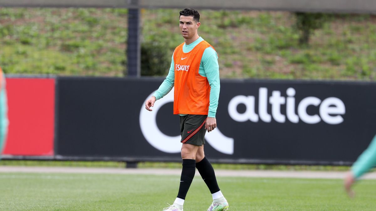 Portugal's forward Cristiano Ronaldo attends a training session at Cidade do Futebol training camp in Oeiras, Portugal, on March 22, 2022, ahead of the 2022 World Cup qualifying football match against Turkey.  (Photo by Pedro Fiúza/NurPhoto via Getty Images)