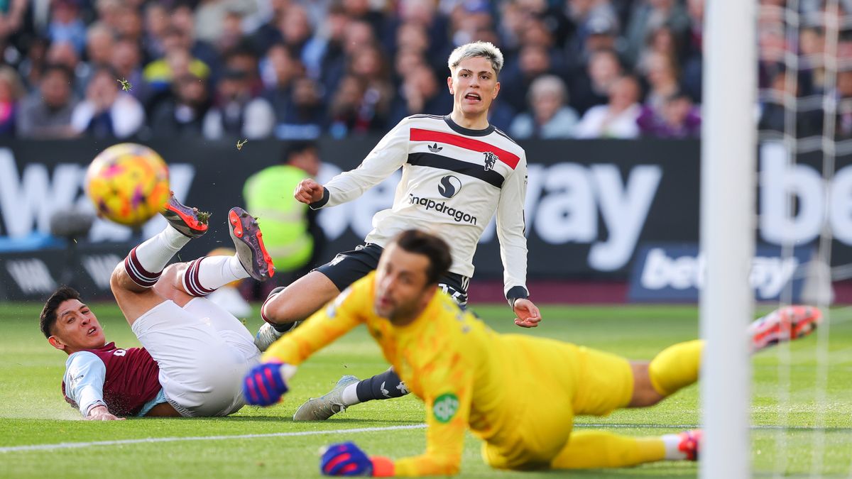 Getty Images / James Gill - Danehouse / Na zdjęciu: Łukasz Fabiański pomógł zatrzymać Manchester United