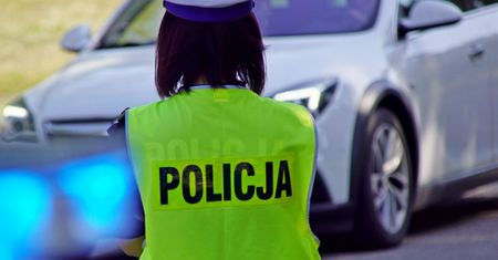Jeździła bez prawa jazdy od 20 lat. Wpadła, bo nie włączyła świateł