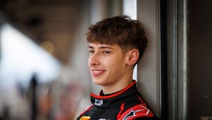 Świetne wieści z Barcelony. Polak w czołówce testów F3