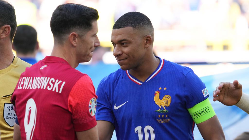 Getty Images / Etsuo Hara/ / Na zdjęciu: Robert Lewandowski i Kylian Mbappe 