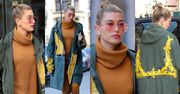 #TRENDY: Hailey Baldwin w dzianinowym komplecie