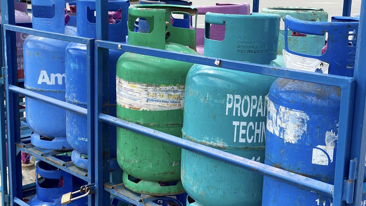 Zdro?a?y butle z gazem
Fot. Piotr Molecki/East News, Kielce, 28.04.2022. Stacja benzynowa. Sprzedaz butli z gazem do uzytku domowego.
Piotr Molecki