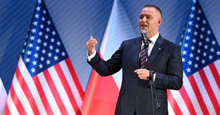 "Sam decyduje o kalendarzu". Nawrocki odpowiada na zarzuty