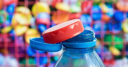 Polska płaci miliardy za plastik. Ten rachunek trafia do Brukseli