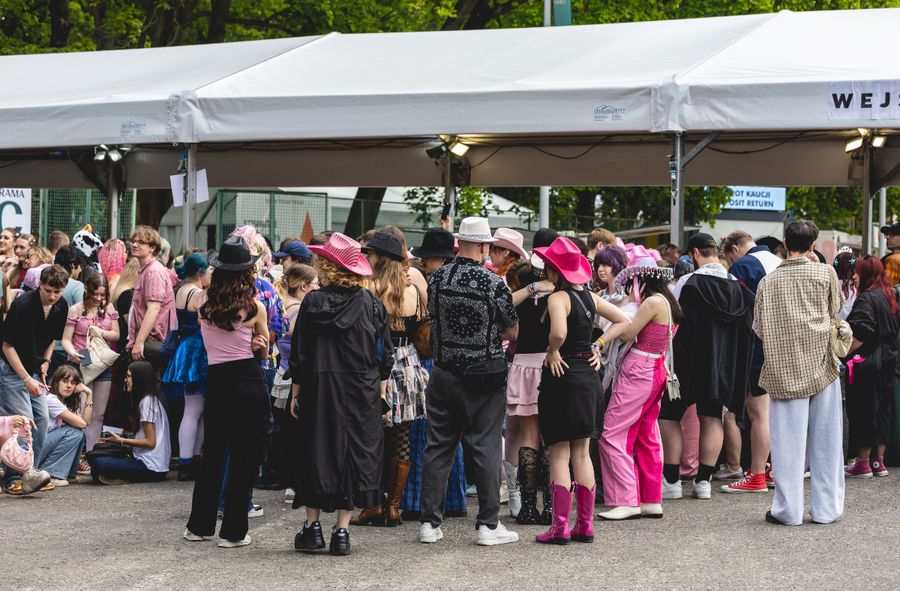 Jak przetrwać kolejkowanie?