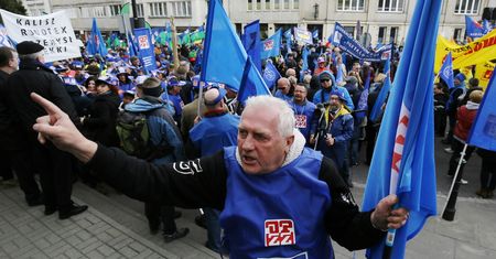 Zasiłki dla bezrobotnych mamy najniższe w Europie. OPZZ domaga się wypełnienia wymagań Europejskiej Karty Społecznej
