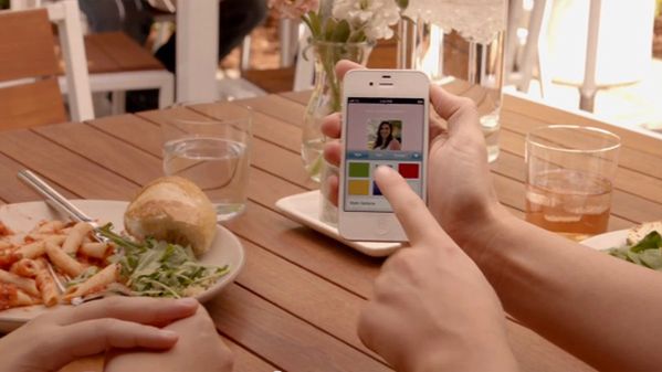 W zaledwie 12 godzin zamówiono 200 tysięcy iPhone'ów 4S. Będzie rekord? 1