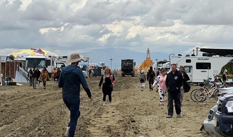 Szokująca sytuacja na festiwalu. Urodziła kobieta, która nie wiedziała, że jest w ciąży