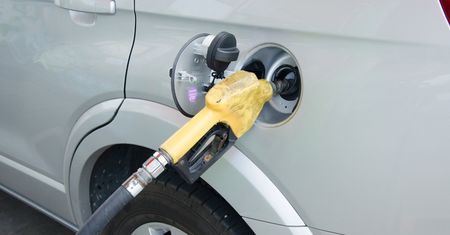 Prosty trik na bezstresowe tankowanie. Odkryj tajemnicę małej strzałki