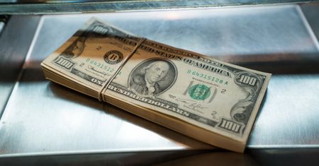 Ile kosztuje dolar? Kurs dolara do złotego PLN/USD 17.03.2026