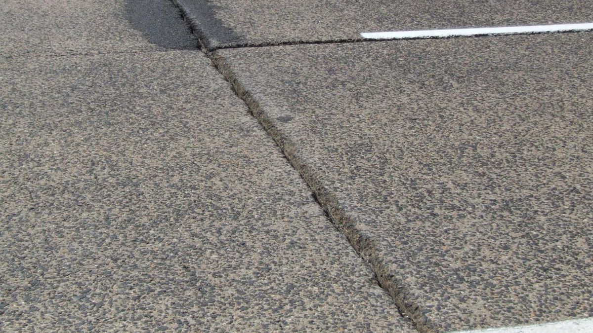 Wstydliwy fragment A-18 zbudowano w latach 1936-38. Od tego czasu GDDKiA tylko płyty "uszczelnia".