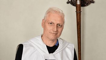Nadal przyjmuje pacjentów, choć sam walczy z rakiem. Lekarz prosi o pomoc