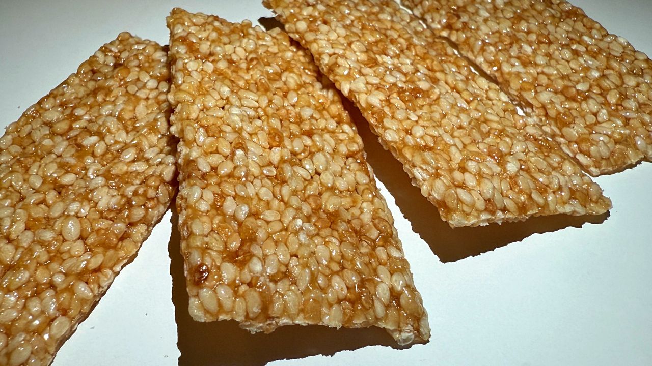 Sezamki pomagają… i szkodzą. Wszystko zależy od tej jednej rzeczy na etykiecie