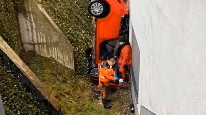 Pomyliła gaz z hamulcem? Groźnie wyglądający wypadek w Krakowie