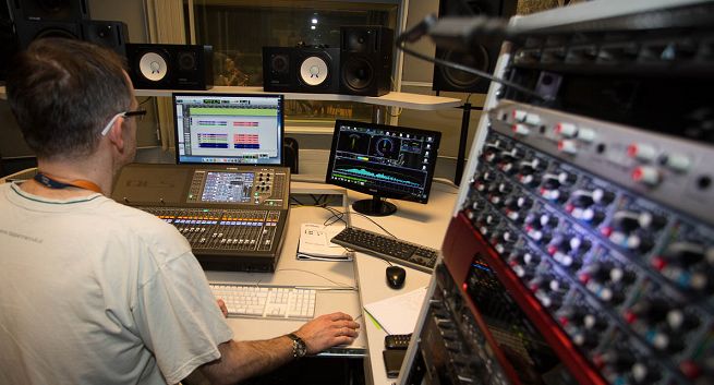 Tak regionalne rozgłośnie Polskiego Radia walczą o środki od KRRiT