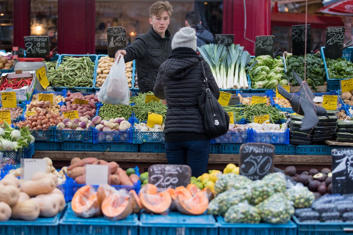 W Holandii przybywa ludzi, dla których zakup owoców i warzyw jest luksusem