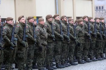 Sondaż IBRiS. Polacy nie myślą o szkoleniu wojskowym