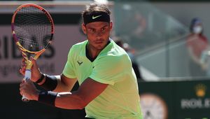 Roland Garros: Rafael Nadal rozpoczął drugą setkę. Niespodzianki w turnieju panów