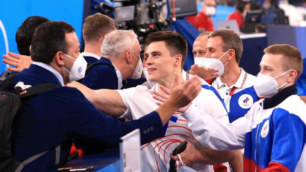 Nikita Nagorny i Denis Abljazin cieszą się ze zwycięstwa