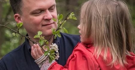 Szymon Hołownia nadał córkom WYJĄTKOWE imiona. Jedno z nich Polacy wybierają niezwykle rzadko