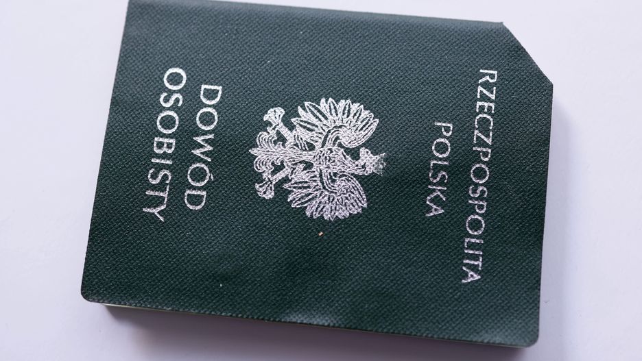 Dlaczego nie powinniśmy wyrzucać starego dowodu?