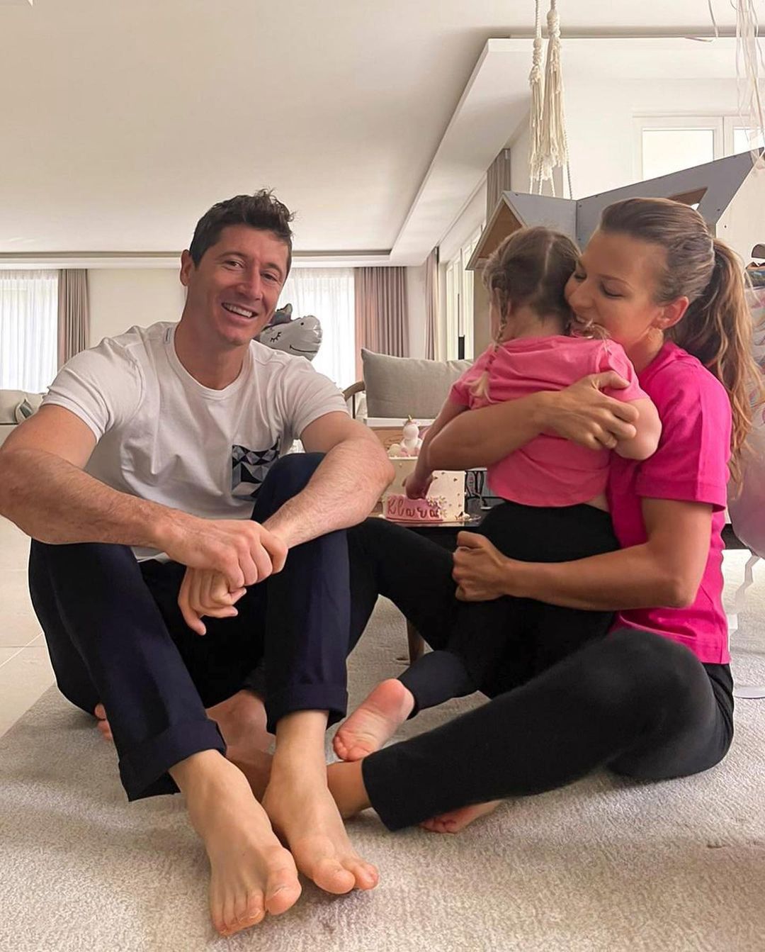 Anna Lewandowska świętuje 4. urodziny Klary i publikuje zdjęcia z porodówki. Urocze?