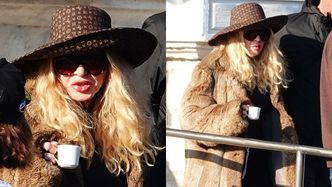 Skryta za okularami i kapeluszem Louis Vuitton Madonna przechadza się po Wenecji. Wygląda jak na Instagramie? (FOTO)