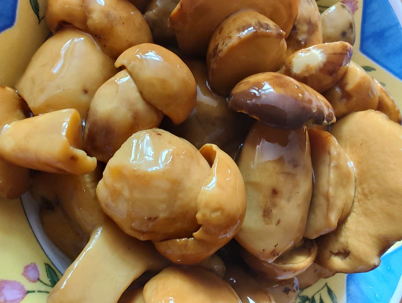 Omijaj z daleka. Zwiększają ryzyko raka żołądka, przełyku