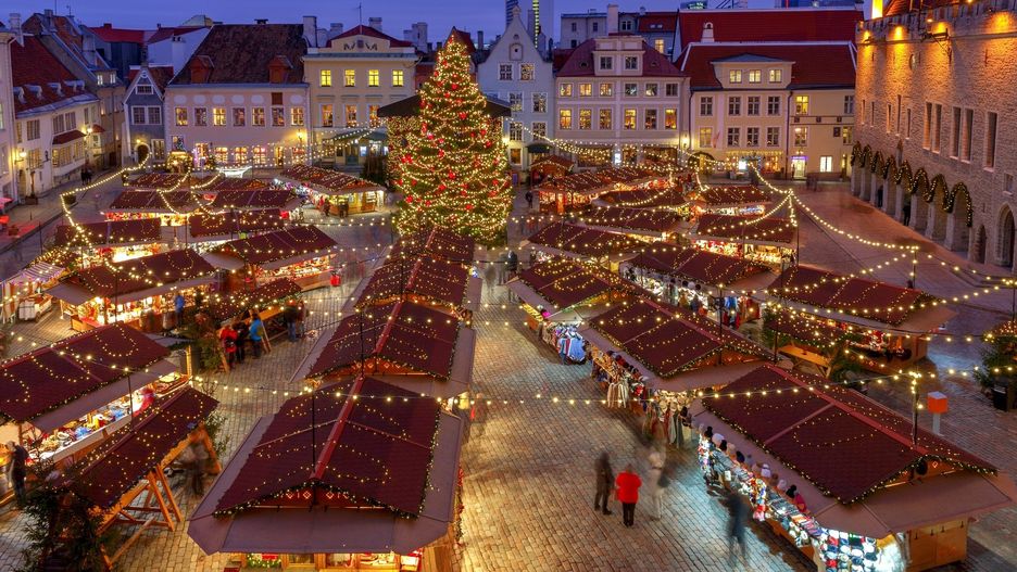 Tallinn. Town Hall Square at Christmas.