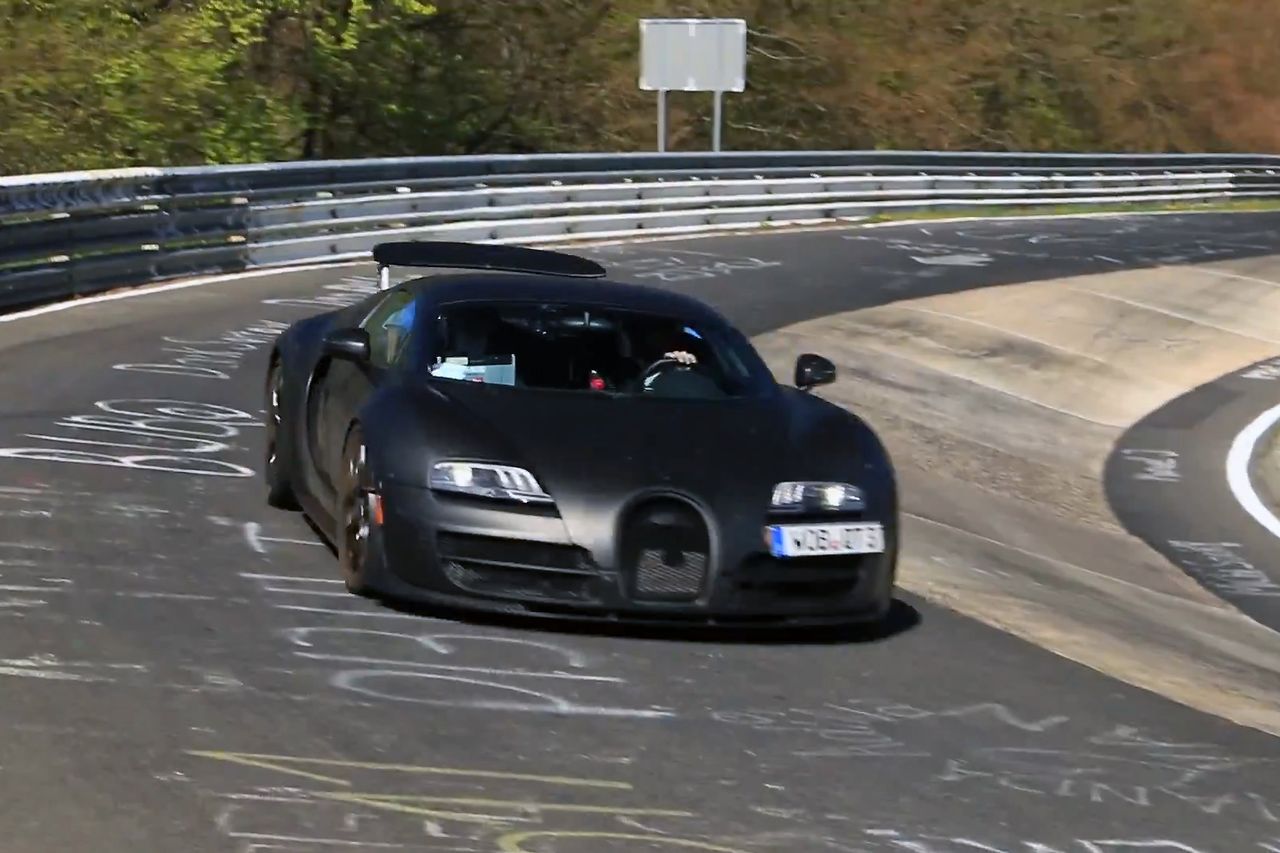 Muł testowy następcy Bugatti Veyrona przyłapany na Nürburgringu [wideo]